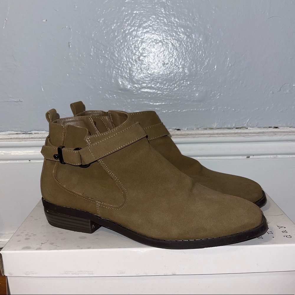 Short Heel Tan Boots